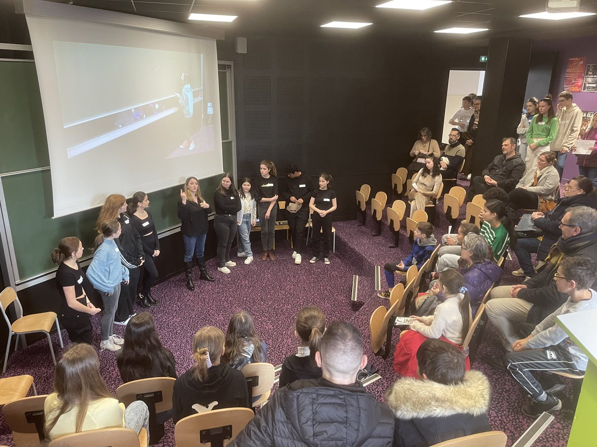 Aujourd’hui, c’était matinée portes ouvertes avec près de 300 visiteurs !! Merci à tous et bravo aux enseignants pour la mise en valeurs du collège ! 👍
<a href="/DSDEN_03/">DSDEN Allier</a> <a href="/acclermont/">Académie de Clermont-Ferrand</a> <a href="/Allierdpt/">Allier Département</a> <a href="/03_dmd/">Délégation Militaire Départementale 03</a> @SDIS_03