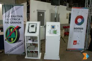 MoisesSolorza's tweet image. #CFEE Propusimos además, que podamos exportar a otras provincias de nuestro país, éstos equipos desarrollados integralmente en TDF y de ese modo brindar una alternativa nacional para atender la problemática. Gracias @santiagoyanotti por escucharnos. @FlaviaRoyon @Energia_Ar