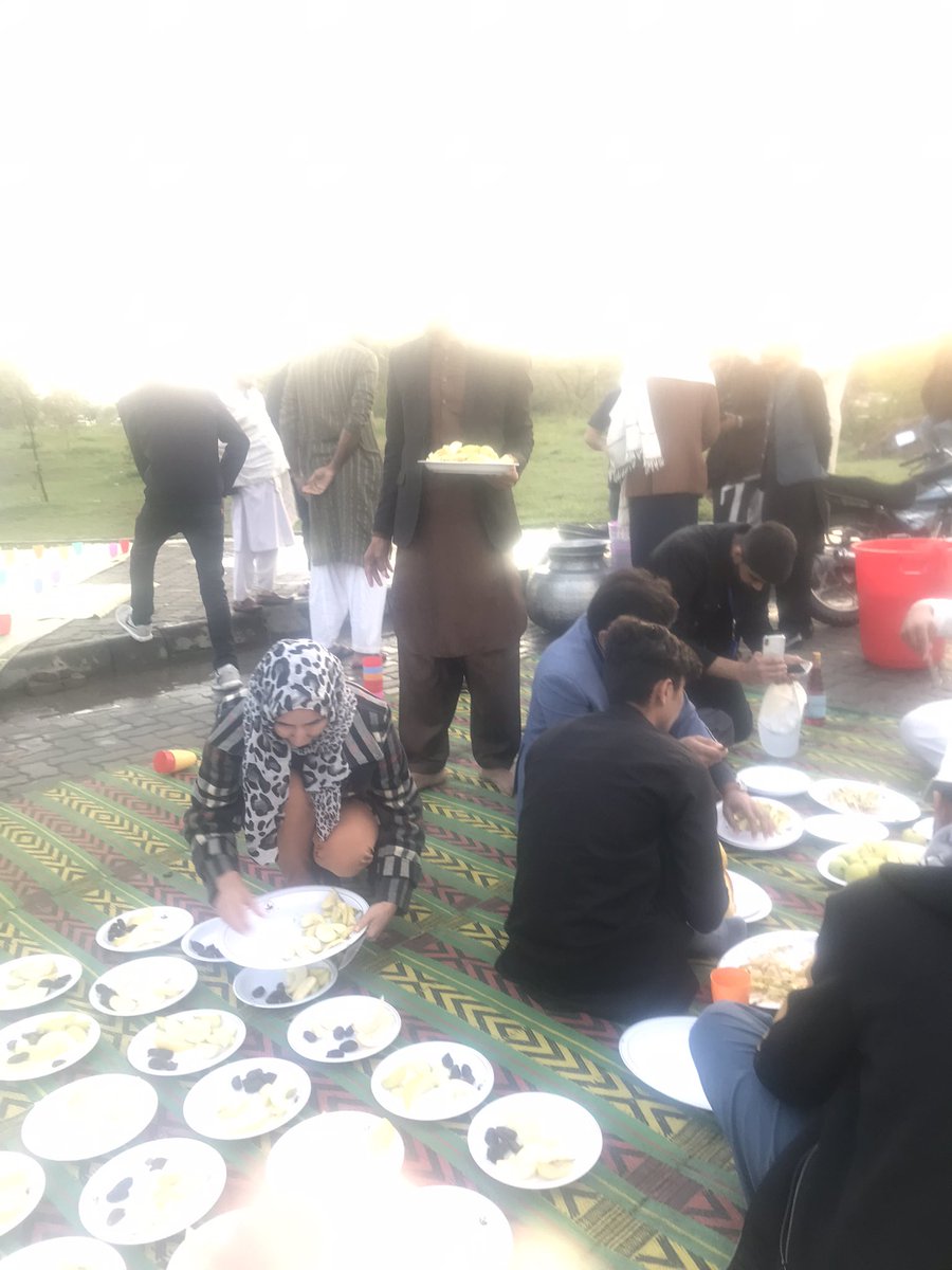 fatimasadozai's tweet photo. #RamzanDastarkhawan Day 3
#Ehands #Act4Humanity #RamzanBlessings https://t.co/ky0ARZL8ih