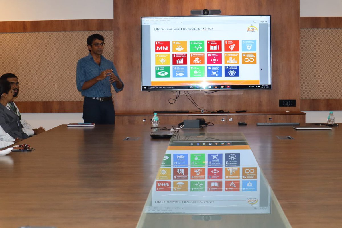 SunPedal_Ride's tweet image. Day 13. Student interactions at Ramaiah Institute of Management. Organised by Dr. Megha Verma, Head of Centre of Sustainability. @Mahindra_XUV400 @CollegeDekho @AmaraRaja_Group #driEVtoEducate #ElectrifyingTheFuture #PoweringTheBetterFuture #thesunpedalride #electric #sustainable