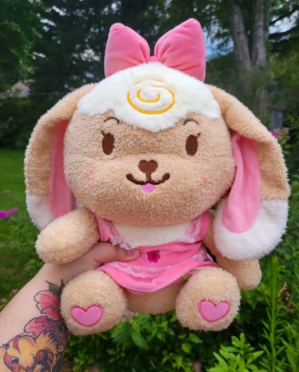 strawbunnycakes's tweet photo. (rts appreciated 💕 it costs $0 to share a small shop 💕)

Hi! I'm Bunnie, a Native online shop owner and artist 🥰 for #SettlerSaturday I'd like to bring attention to my shop!
March has been slow for my shop, which is my main income. Would love extra support 🎀 tysm, link below! https://t.co/lQ9oAtimQG