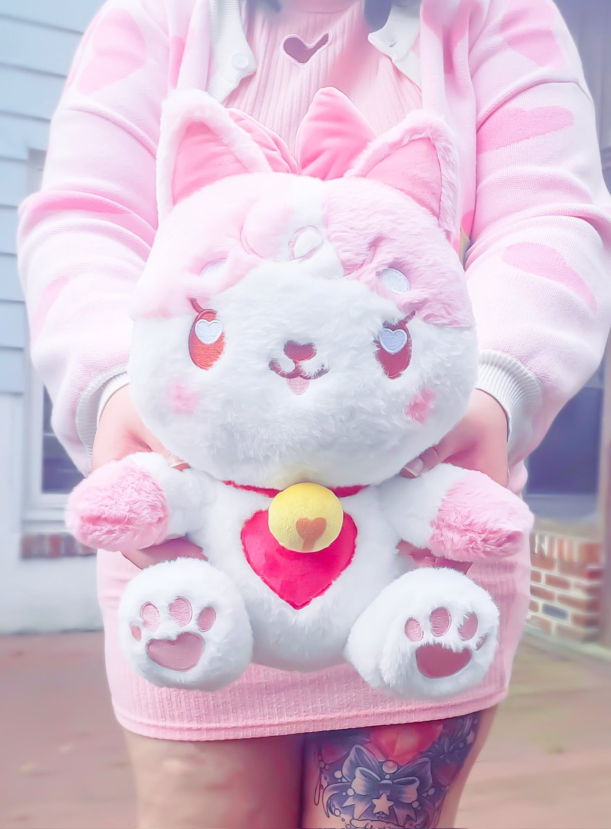 strawbunnycakes's tweet photo. (rts appreciated 💕 it costs $0 to share a small shop 💕)

Hi! I'm Bunnie, a Native online shop owner and artist 🥰 for #SettlerSaturday I'd like to bring attention to my shop!
March has been slow for my shop, which is my main income. Would love extra support 🎀 tysm, link below! https://t.co/lQ9oAtimQG