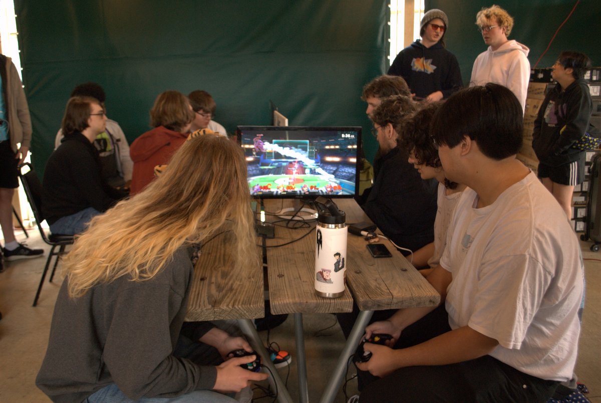 WinthropEsports's tweet photo. The party's just begun as we kick off Rock The Winds at @Carowinds. Be there or be 🟨 https://t.co/Jc0Crs1b2b