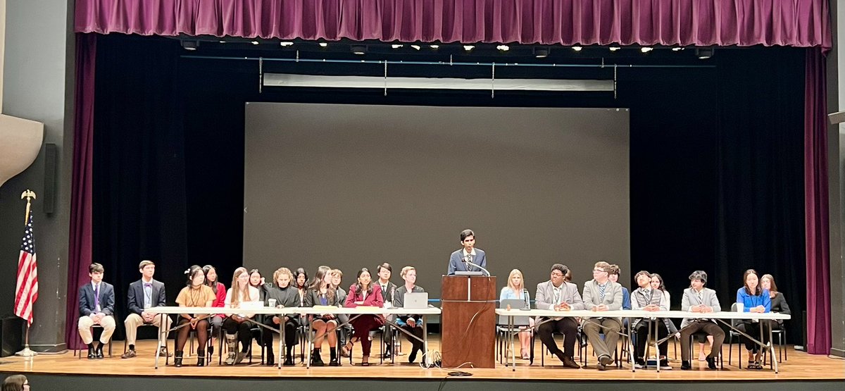 SMMHSEagles's tweet photo. #MSMUN 30+ students participated in a new, one-day program yesterday at Chatt State that focused on introducing the #ModelUN experience to new students to prepare them for HS events. Some of our HS #MUN veterans joined others in teaching younger students. 🌐#SMMHSsoars https://t.co/XnobMWzp8x