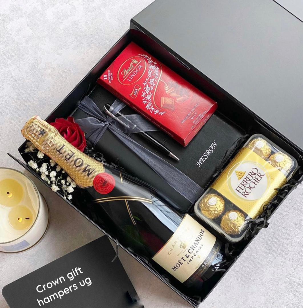 Karim_Beads_UG's tweet image. CROWN BEADS UG
#CrownBeadsAndGiftsUG
Authenticity and Quality Defines Us
Men Gift Hampers  Available 
#WhatsApp_Call +256753563180/0770777583/0760390761
We do online shop and do delivery Everywhere 

#iam_khalid256🇺🇬