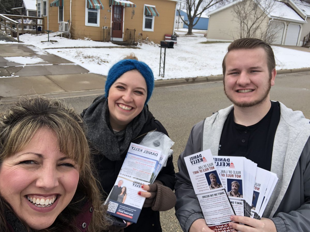 Londie_WI's tweet image. We are pounding the pavement for @JusticeDanKelly  this morning in #Platteville— we can not allow #NoJailJanet on the #WISC this April— there is too much at stake-#Act10, #SchoolChoice, #2A, #ProLife