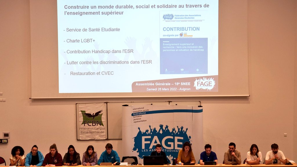 Ce WE, l'assemblée générale du #SNEE est l'occasion pour les éluEs #CNOUS et #CNESER de <a href="/La_FAGE/">FAGE</a> de présenter le bilan de leurs engagements 📝

@Emilie_FAGE conclut : " Le but et la force de la FAGE c'est son expertise, au sein des filières comme sur les territoires " ✊️