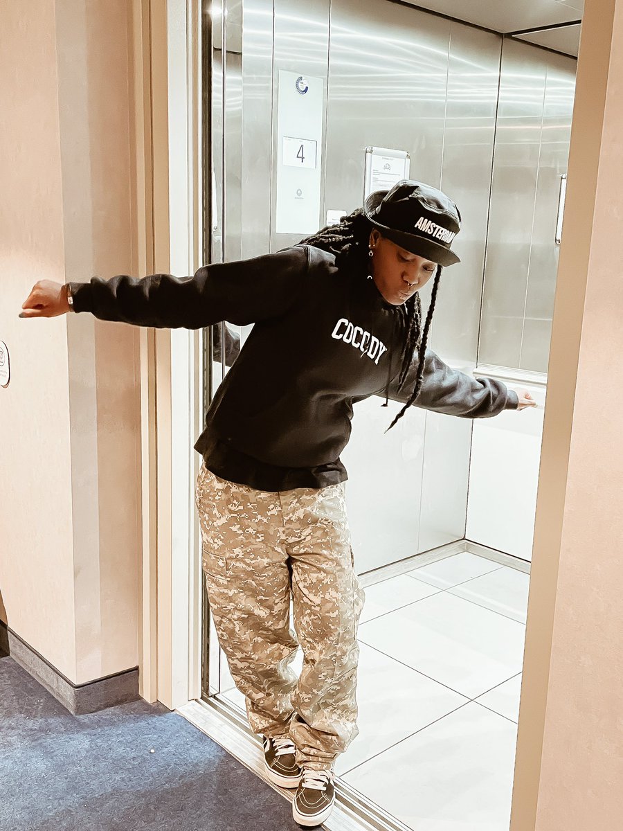 kingpepita_'s tweet image. je viens d’arriver à Bx !!! hier c’était le feu à Amsterdam ✨⚡️😮‍💨

From Cocody 🇨🇮
To The World #EuroTour23 

C’est sur insta pour les récap, mais bon fallait être là hein..