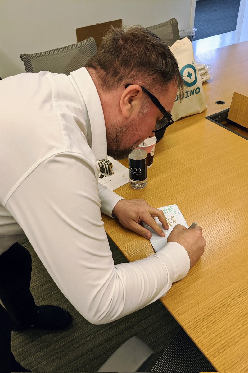make's tweet image. #ArduinoDay2023 has only just begun, but we're already raking in the celebrity autographs!! 🤘🤩🤘