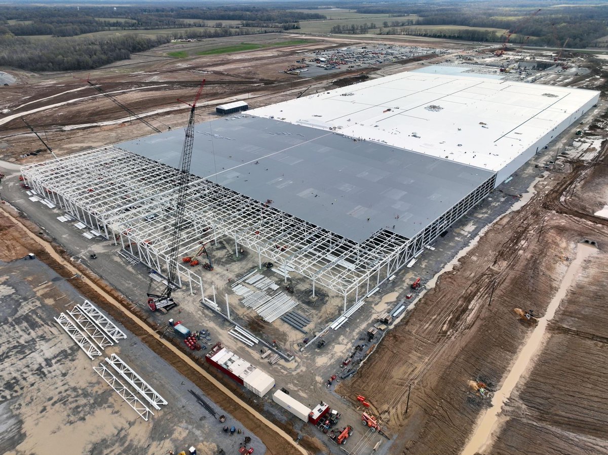blueovalcity's tweet photo. @blueovalcity is the blueprint for Ford’s electric future around the world." –Bill Ford
Learn more: https://t.co/zCmVVvk3DR #BlueOval_TN https://t.co/mr6PCZAIUM