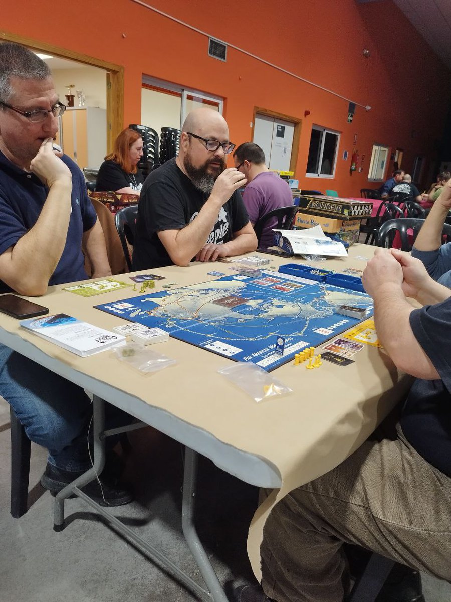 LudusMyrtea's tweet photo. Un año más el Club Meeple Cartagena ha venido con sus propios juegos para compartir con vosotros este fin de semana lúdico.
 Acércate a su mesa y únete a la diversión .
#Rol #JuegosDeMesa #ClubMeeple #LudusMyrtea #Murcia https://t.co/BuPbB6LRAj