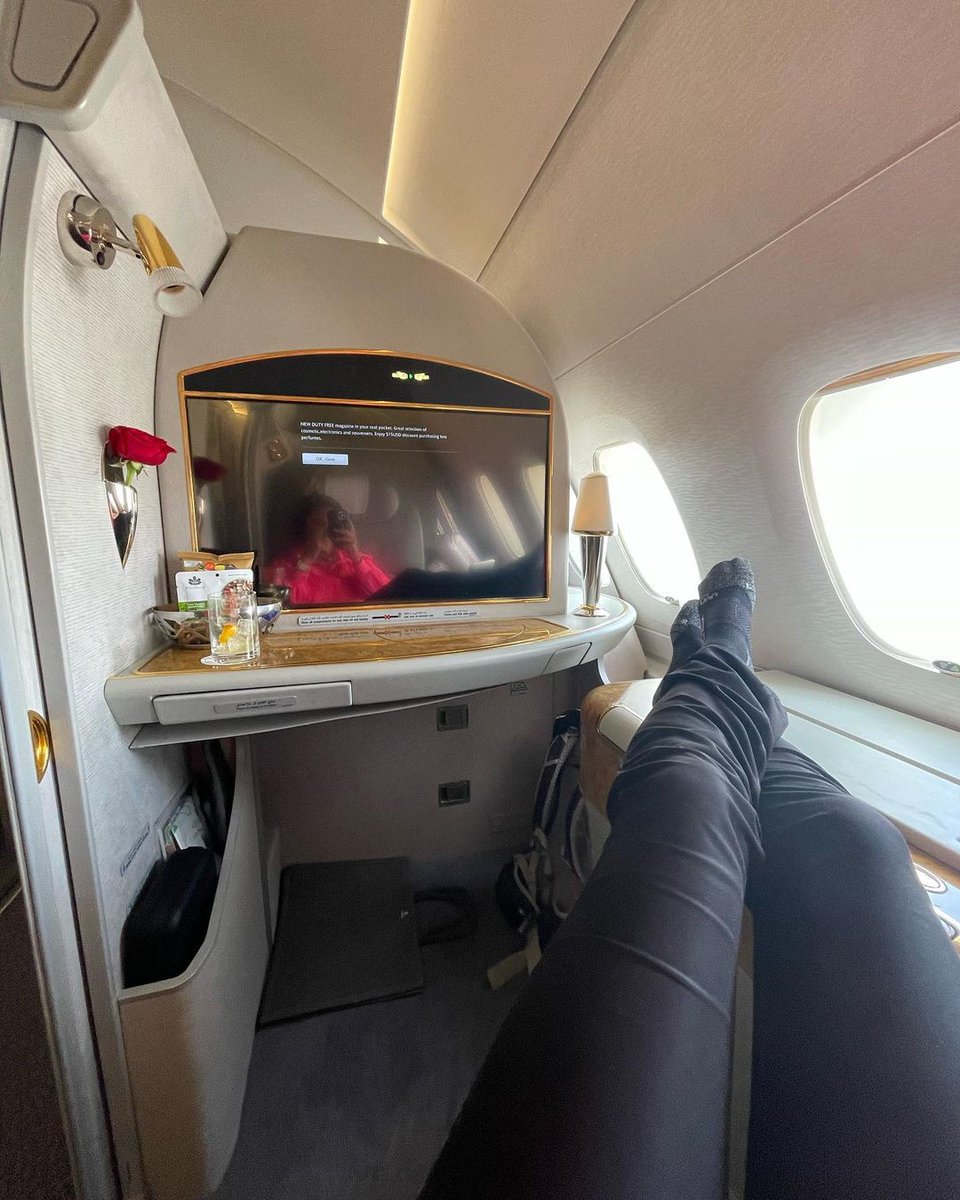 RochelleGilmore's tweet photo. From freezing in the snow to the warmth of the sun!
Nothing like coming home to a familiar bed! @KempinskiPalm  It’s nice to be back…. even if it’s only for 10 days! Gym, stretch, swim, relax then pack again!
It's the final stretch. Mount Everest Summit attempt, April/May 2023. https://t.co/KwRVTJGyWI
