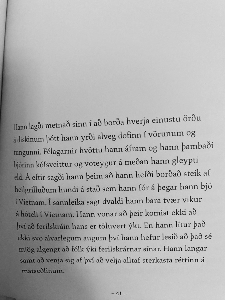 Einu sinni las ég yfir starfsumsókn fyrir karlmann og sá að hann skáldaði umtalsvert inn í ferilsskrána sína. Það var ekki mitt að fetta fingur út í þann listræna gjörning og hann er embættismaður núna. Skömmu síðar skrifaði ég þessa örsögu.