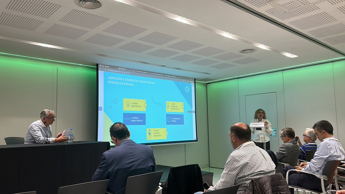 SociedadGRAP's tweet photo. #Docencia: #creatucurso #pasoapaso Aprendiendo #habilidades para los participantes en #13JornadasGRAP #2023 @SociedadGRAP https://t.co/AgglUkGV8Z