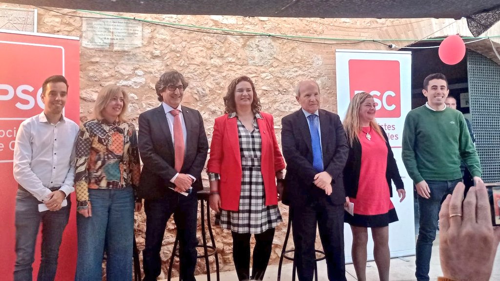 JSCLH's tweet photo. 👉 Ahir vam acompanyar a la @JSCpengarraf a la presentació de la candidatura del @psccubelles 🌹✊ on van participar el nostre diputat @davidpsc i el president Montilla.

😊 Felicitem el @paurodriguez002, candidat jove. La @RenataBedos serà una gran alcaldessa de #Cubelles! /❤ https://t.co/boLtgwwLPV