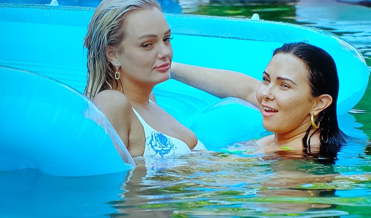 reelyromantic's tweet photo. Mean girl energy right there! #LoveisBlind4

I still can't understand why Zack chose Irina &amp; Paul chose Micah. Clearly, love IS blind. 🙄🙄🙄 

Also, Kwame reminds me of Sk and Bartise. 😑 Can't convince me otherwise! 

#loveisblind https://t.co/NfcuBG0Ig4