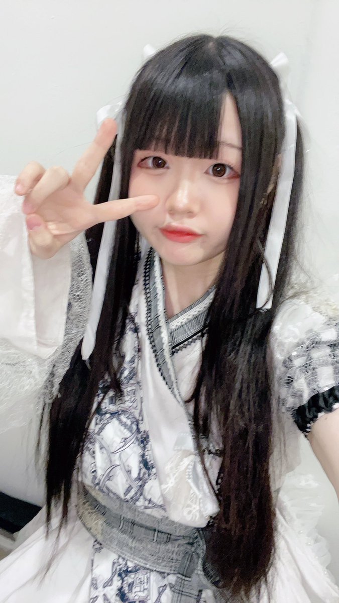 XIDENT_HUYU's tweet photo. 2023. 03. 25. 아로아로홀

오늘 아로아로 감사했습니다🤍 함께 공연한 슈도시그마분들, 포치푸리분들, 프록시마분들, 그리고 프로센도!! 모두 수고많으셨습니다🥹 관객분들도 정말 감사합니다🤍
오랜만에 해도 바움쿠헨은 재밌었다네요!
그리고 시이언니의 좋은 소식도~🤍
다음달도 완전체로 만나요🤍 https://t.co/HrsAyhE42M