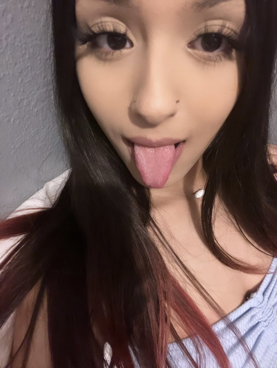 lyssaxxv's tweet photo. 🍎😝😝🍑 https://t.co/BvvL3blL5B