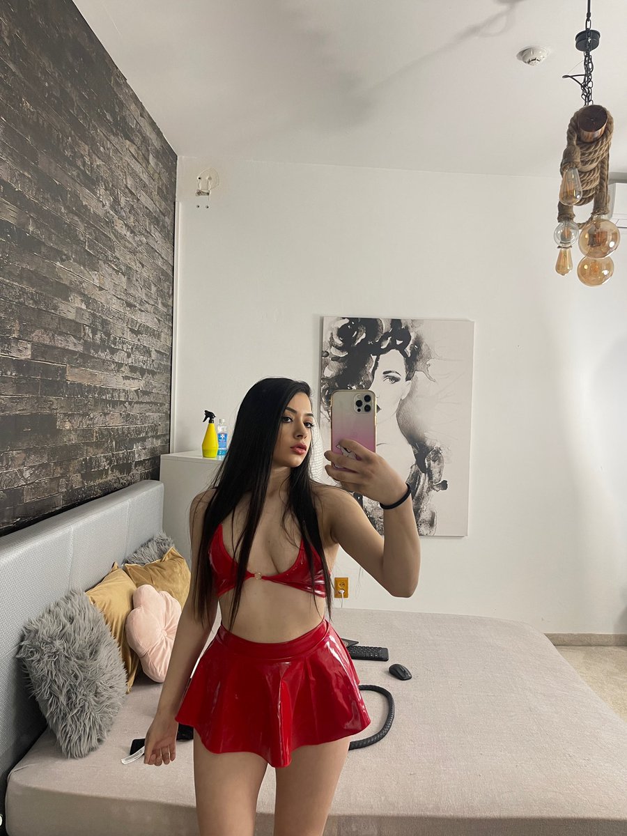 KimRianna9's tweet photo. Heloo🥰🥰 https://t.co/4NkIp4w4wr