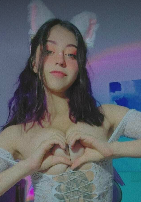 LilyourMoon's tweet photo. Happy Saturday ❤️ https://t.co/Kv39abzlxh