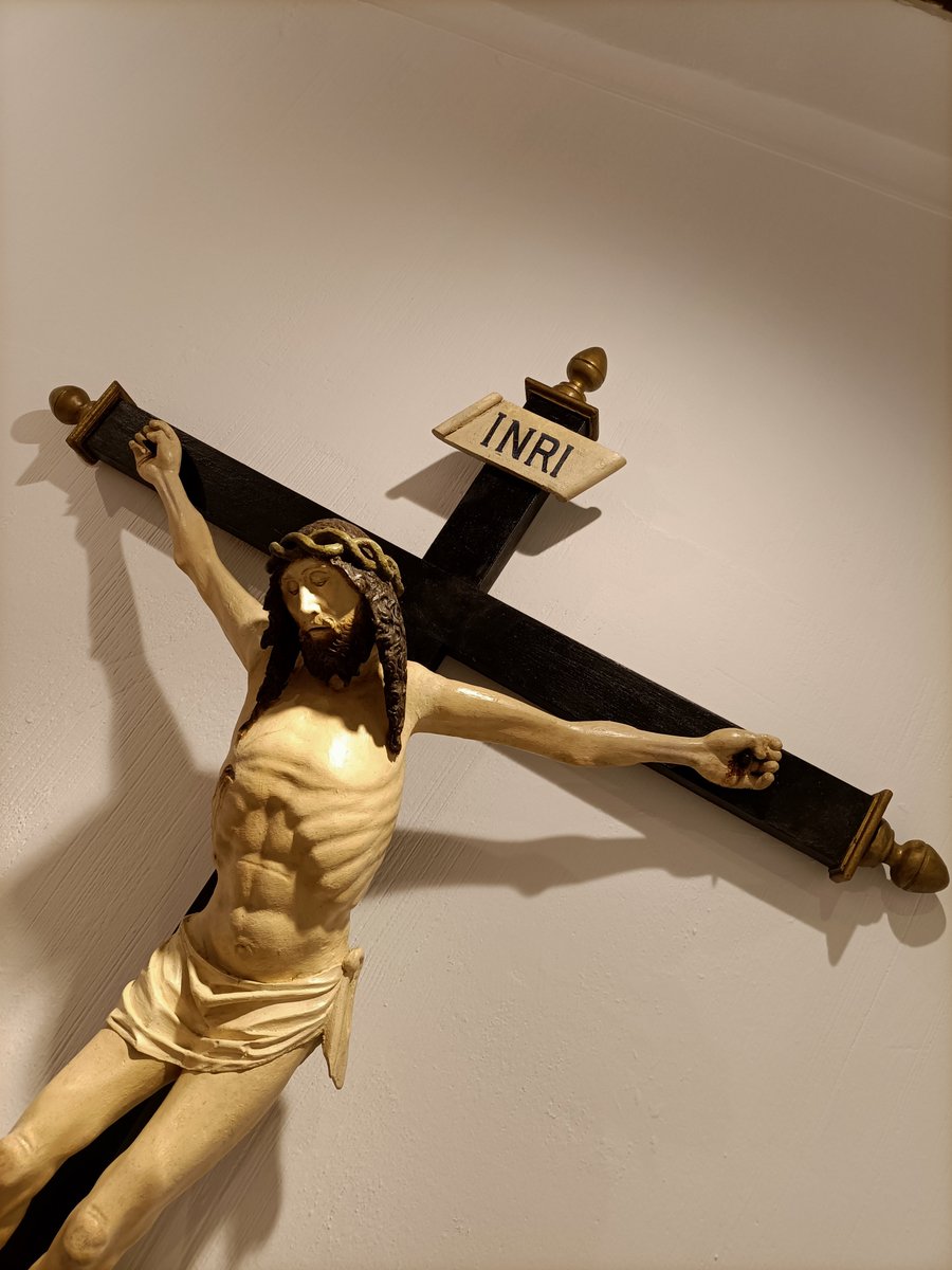 Crucificado:talla policromada sobre madera,ANÓNIMO.
La pasión contemplada,en tu museo nazareno.