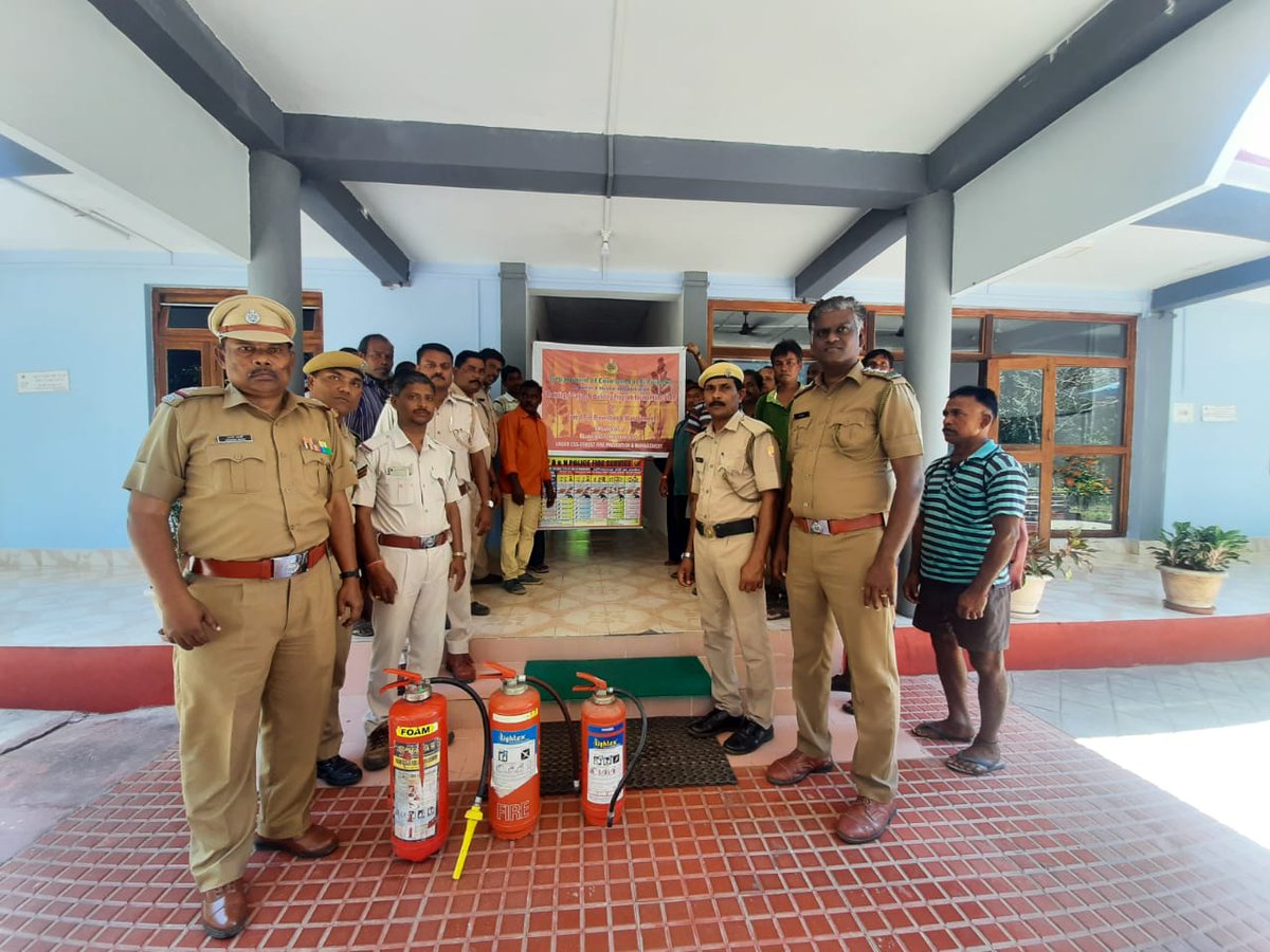 FireService_ANP's tweet photo. #FSRangat #FSBakultala #FSBaratang Organized Basic Fire Safety Awareness Training program/Demonstration for Forest Department Personnel at Long Island, Bakultala &amp; Baratang on 25.03.2023 to create awareness about response mechanism in case of emergency.

110 Personnel Benefitted. https://t.co/tW1KueYvNY