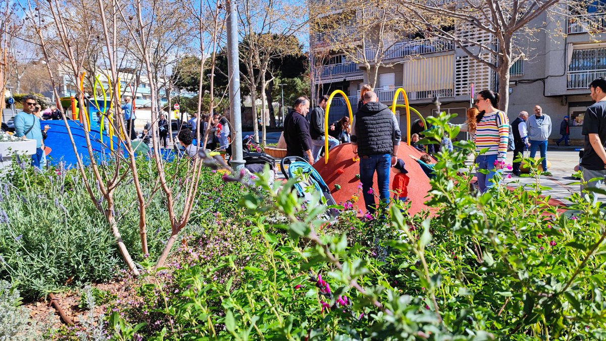 ajpremiademar's tweet photo. 👧🧒Aquest matí ha quedat oberta al públic la plaça de Can Boter #PremiàDeMar #Maresme #JocsInfantils #JocsInclusius #EspaiVerd #MediAmbientPdM #EnsenyamentPdM https://t.co/7eFawEAIAa