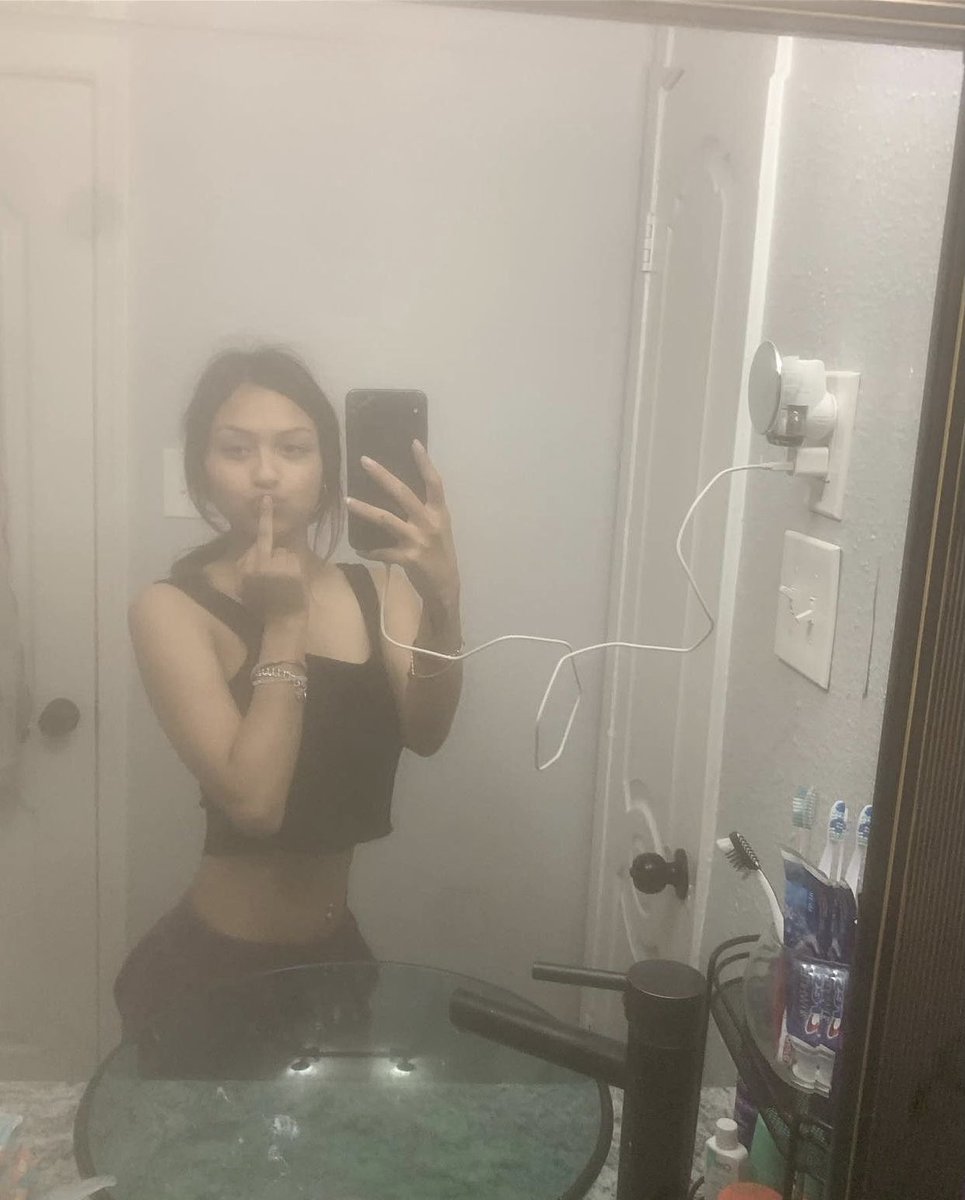 lyssaxxv's tweet photo. 🤎🤎🤎🍑🍆 https://t.co/r7yh2Um2u9