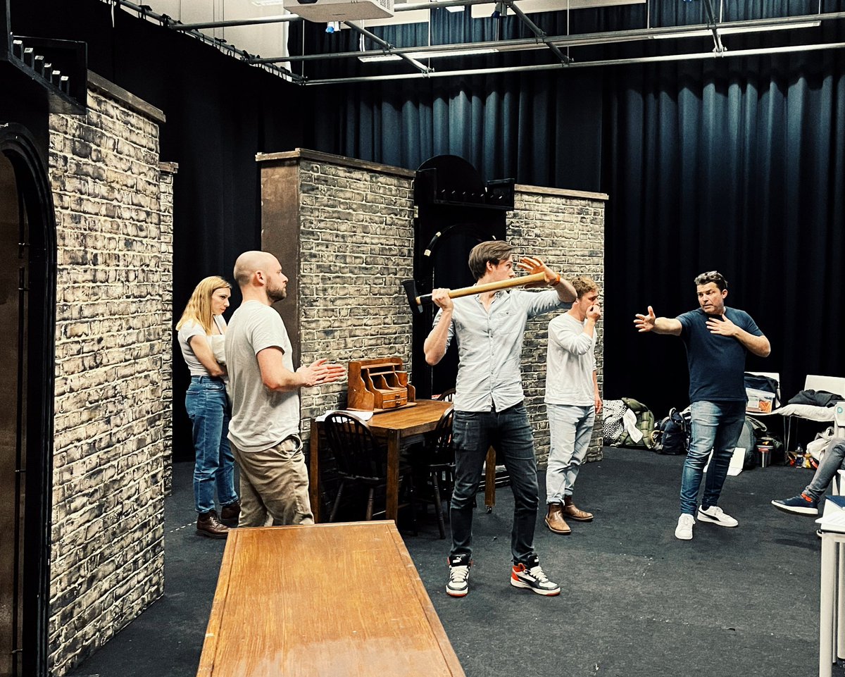 Dickens Theatre Company tweet media