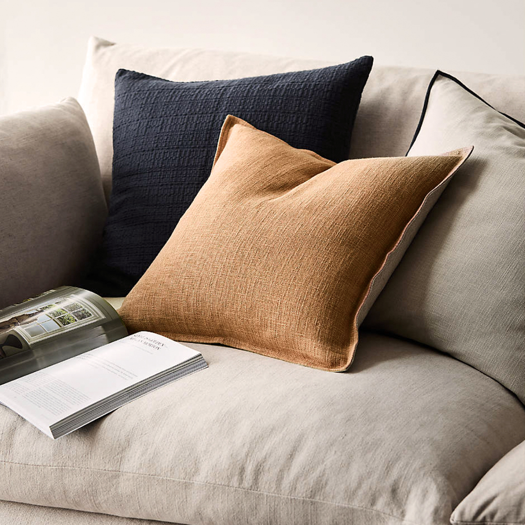 TercotHomes's tweet photo. From ivory to taupe and corduroy to linen, curate a cozy corner in your home with a variety of unique throw pillows from @crateandbarrel ! 🤍
Visit https://t.co/2fVErRiZkL for more styles and looks you will love! #DesignTrends #TercotDecorTip #TercotStyle #TercotCommunities https://t.co/qyxmOej4Y5