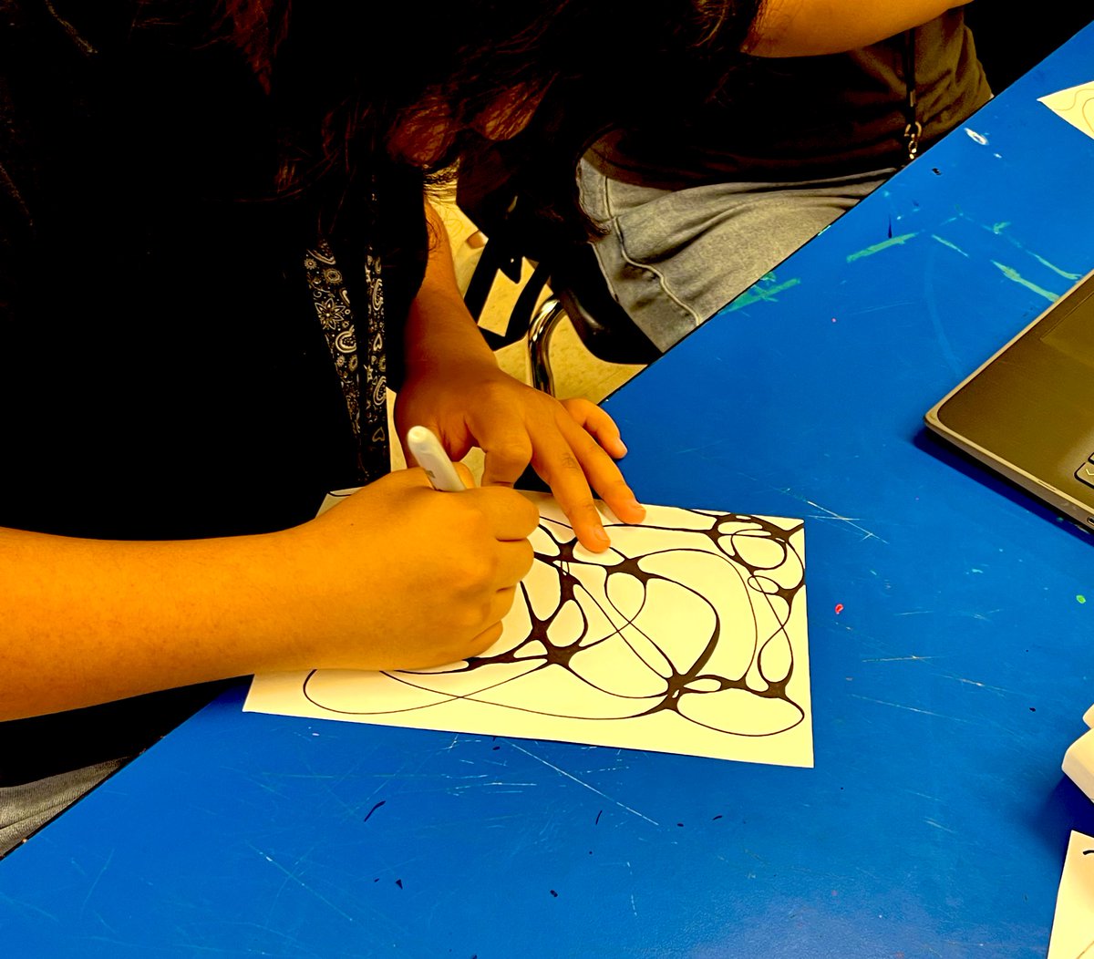 This may look like just doodling, but this is actually called “neurographic” art which is a technique that uses freeform lines to represent one’s emotions and can be a therapeutic outlet for the artist as well. 🎨 #mentalhealthawareness