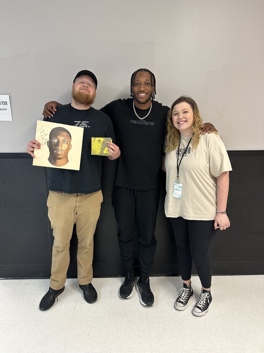 morgan_pangle's tweet photo. @lecrae + @brooke__dicicco = A night to never forget #116 https://t.co/0UiK5pNeil