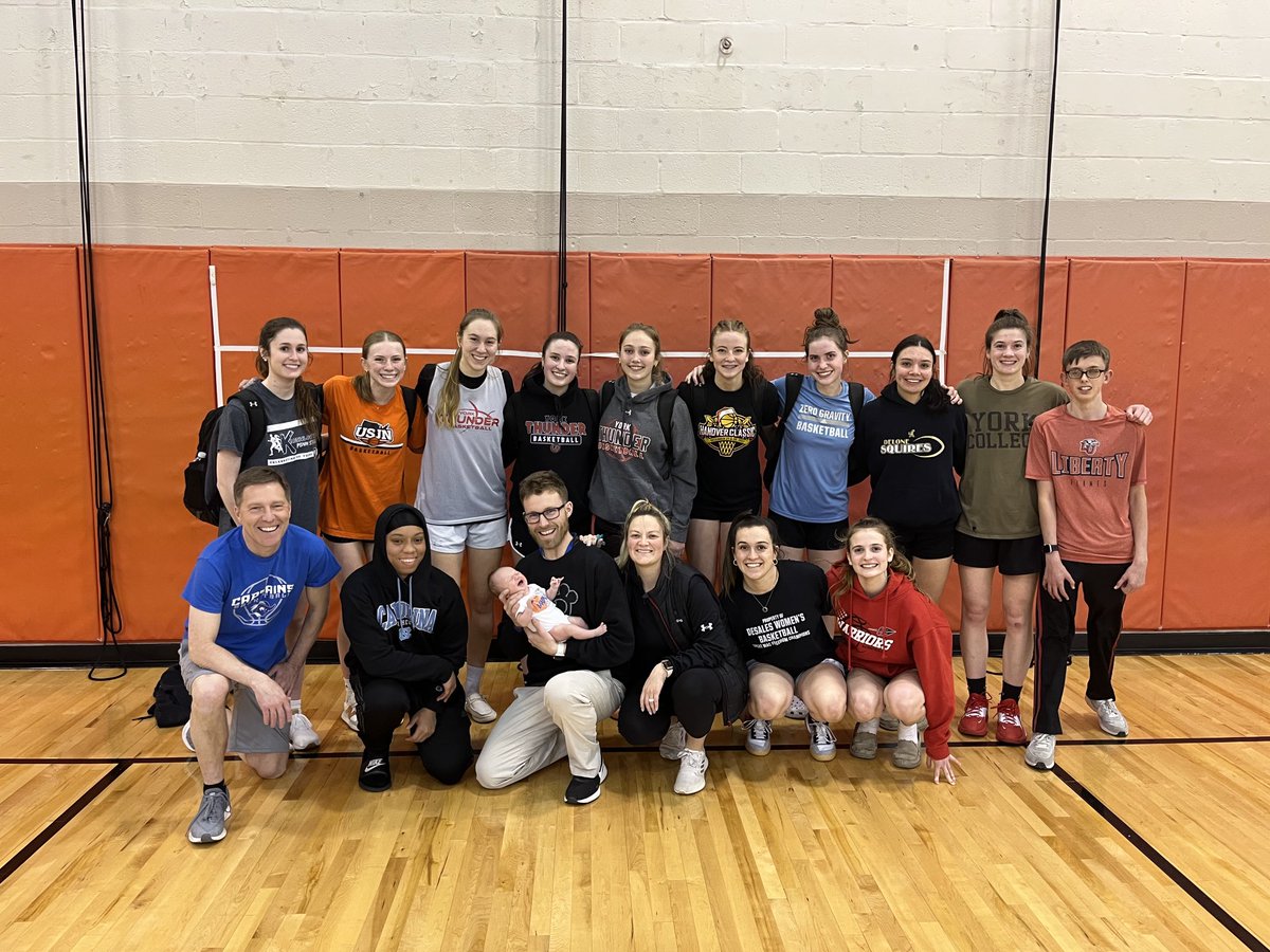 During practice this week we had a visit from Coach Fancher’s granddaughter and future York Thunder basketball player Lainey Fancher! ⁦<a href="/yorkthunderaau/">York Thunder Basketball</a>⁩