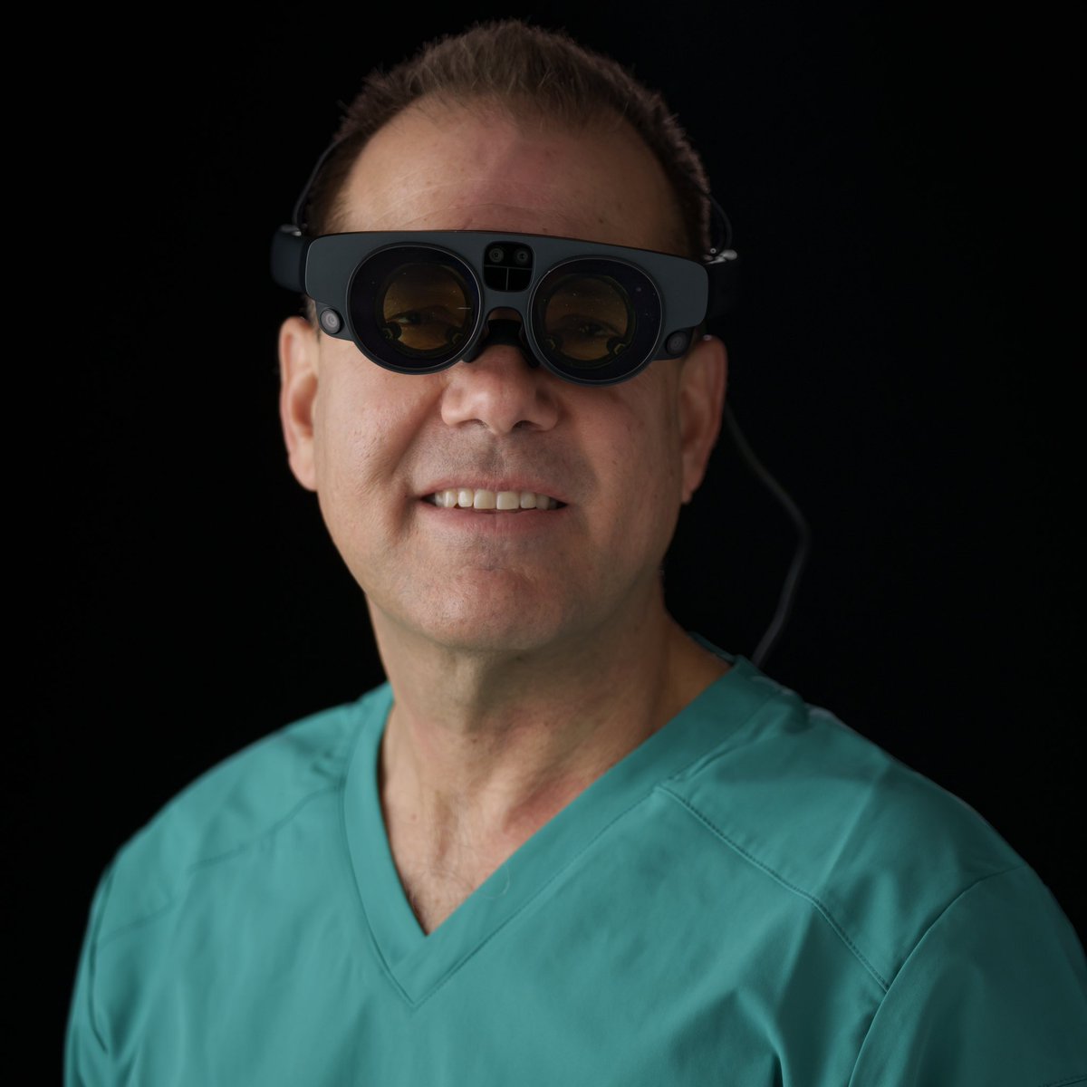 Exploring a top-design, versatile, powerful &amp; sleek super computer (on your face) in #Surgery /<a href="/magicleap/">Magic Leap</a> #ML2 a device that truly belongs in #Healthcare , the operating room &amp; beyond! Enabling #DigitalHealth #SpatialComputing #XR #MXR #CollaborativeXR #ViVE2023 <a href="/NextMedHealth/">NextMed Health</a>