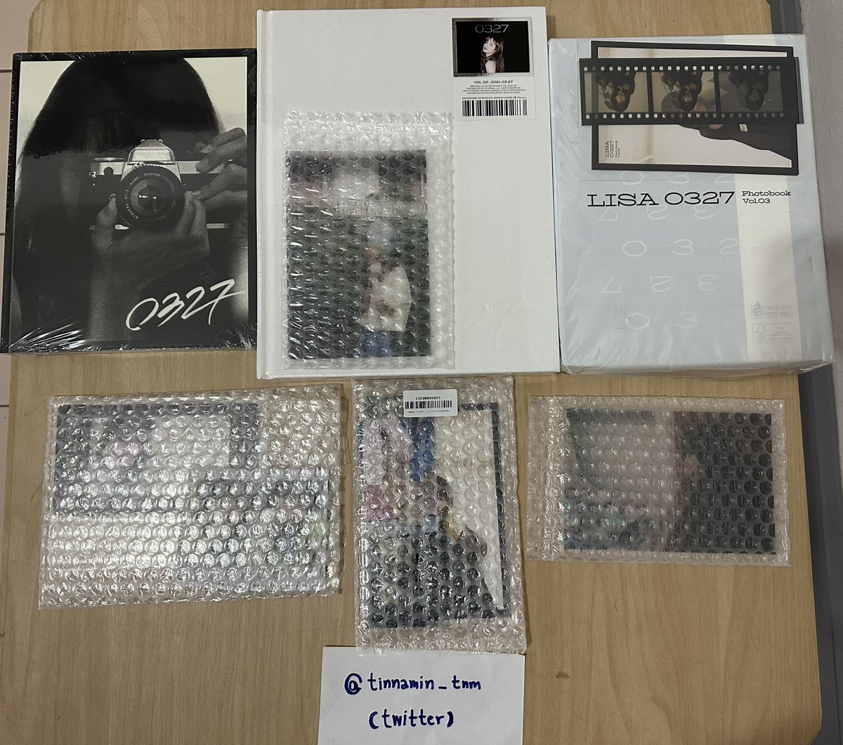 tinnamin_tnm's tweet photo. ขายPhotoBook Lalisa vol.1 vol.2 vol.3
เหมา3เล่ม ไม่แกะฟซีล
พร้อมของแถมจากYGของแท้
รูปโพลาลอยด์+การ์ด ทั้ง3เวอร์ชั่น
ไม่แยกขายนะคะ
เหมา3500รวมส่งค่ะ
มีของแถมพิเศษให้ด้วยนะคะ ใต้โพสค่ะ
#ตลาดนัดblackpink #ตลาดนัดบพ
#photobooklisa #photobooklalisa
#LALISA #LALISA https://t.co/nsYjoE7eVw