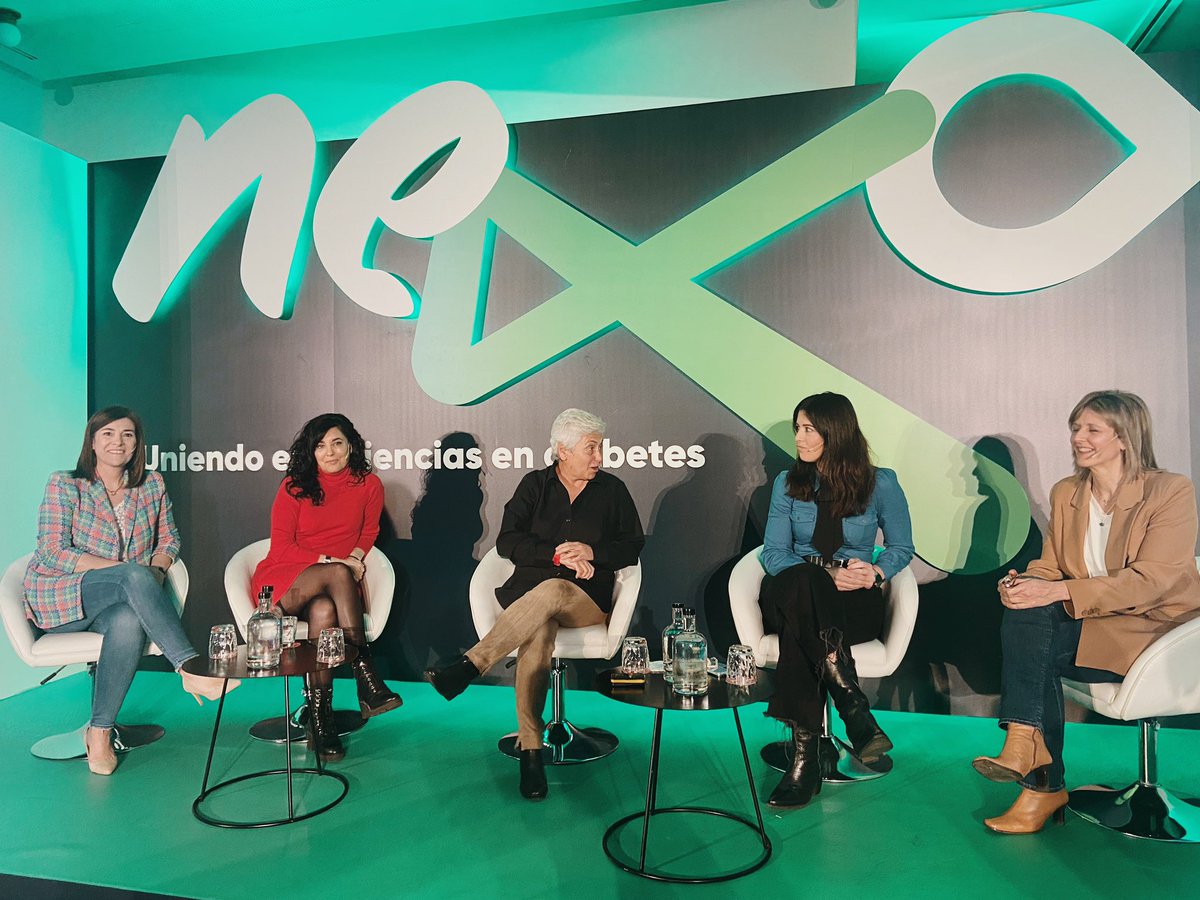 Aquí cinco mujeres que “se enriquecen, se complementan” y nos enseñan de #diabetes haciendo un traje a medida.
(Me pido el de flamenca 💃🏾)
#nexo23