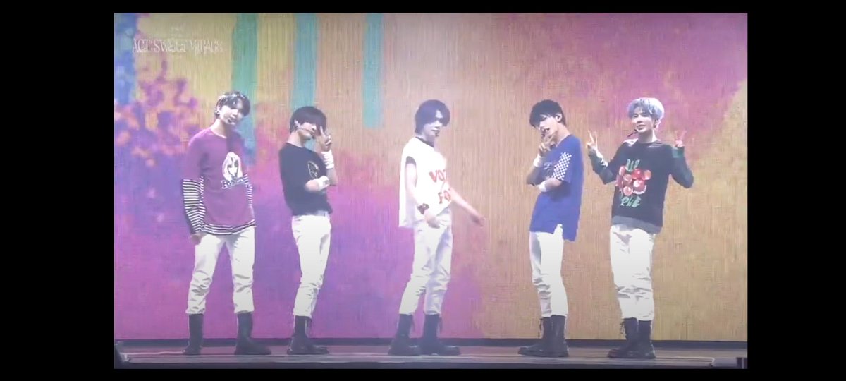 JzzKarla's tweet photo. I'm so pround of you guys 😭😭❤
I hope to see you in México city ✨
This concert is so amaizing, i don't want lost to see it 😁 @TXT_bighit I love you so much my big starts ✨💖💖💖 https://t.co/ZTjavoG4YZ