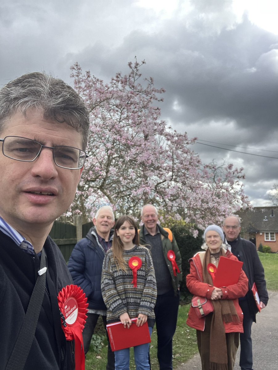 Great #LabourDoorstep this morning in #Bournville! We had two teams out talking to residents about local issues and answering our #NHSSurvey - real concerns about access to healthcare and GPs - @UKLabour will train 10,000 new nurses a year to treat patients on time again