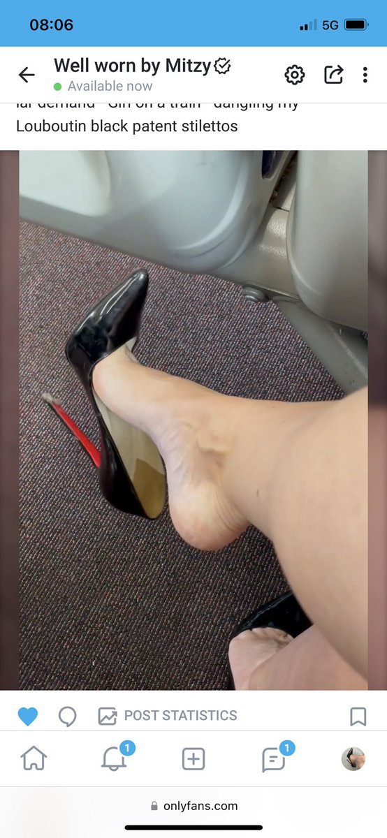 wellwornbymitzy's tweet photo. Girl on a train #dangling #danglingheel #danglingfeet https://t.co/SoOpjpfqmI