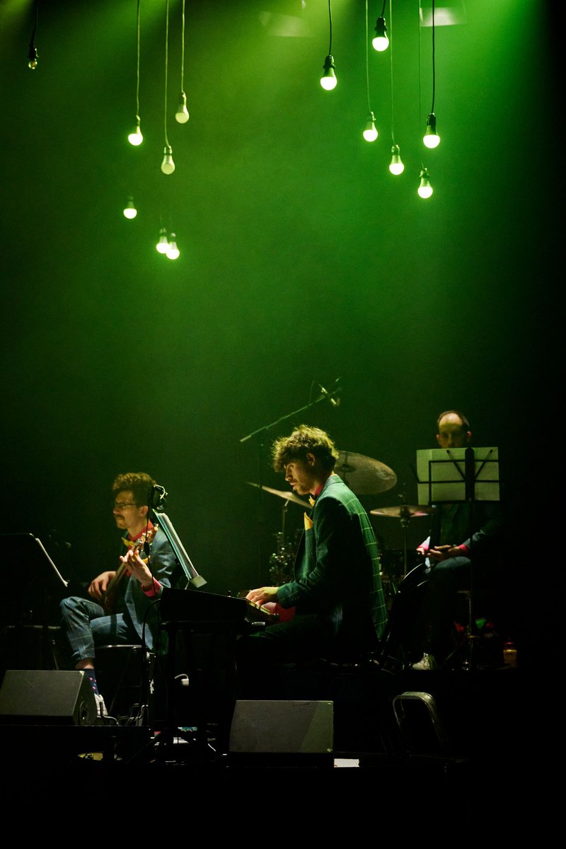 GoldInTheWater tweet media