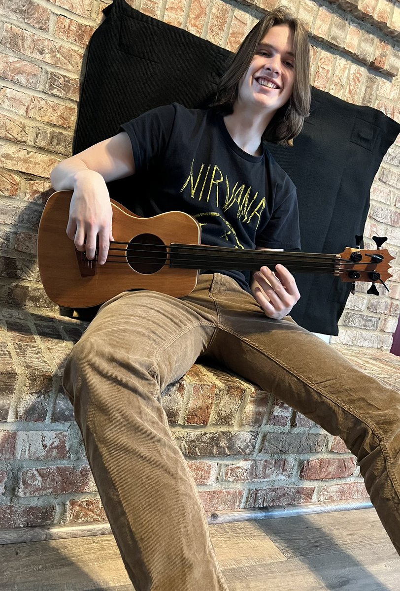 lincolnfablab's tweet photo. One of our seniors finished up his bass Ukelele this week. This started as an original @Onshape model then was treated to the full spectrum of the lab. Completed with traditional woodworking as well as digital fabrication from @EpilogLaser @Inventables @ShopBotTools &amp; @Stratasys https://t.co/DYLonCpjYp