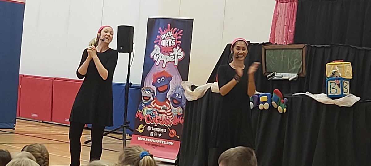 StonecrestES's tweet photo. On Friday, our K-3 students enjoyed and participated in the Superhero Showdown by Rock the Arts. The themes of the show are compassion, perseverance, and kindness. ⁦@OCDSB⁩ https://t.co/AiNB3XkUk5