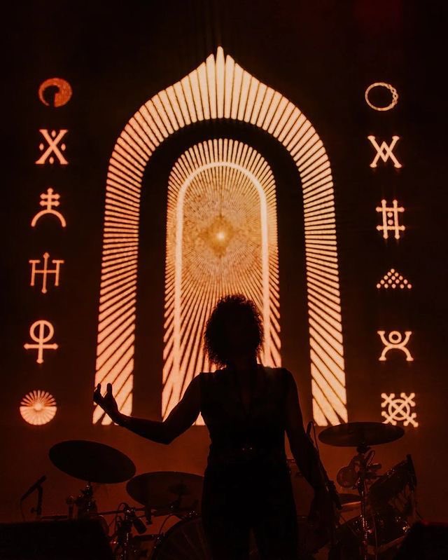 gvf_italy's tweet photo. GVF #tbagg era, goodbye!
Today we officially listened to Meeting The Master,
the band’s new track.
⚔️🛤🏰
#gretavanfleet #gvf #meetingthemaster #digtour #dreamsingoldtour https://t.co/FgfCskLNkC