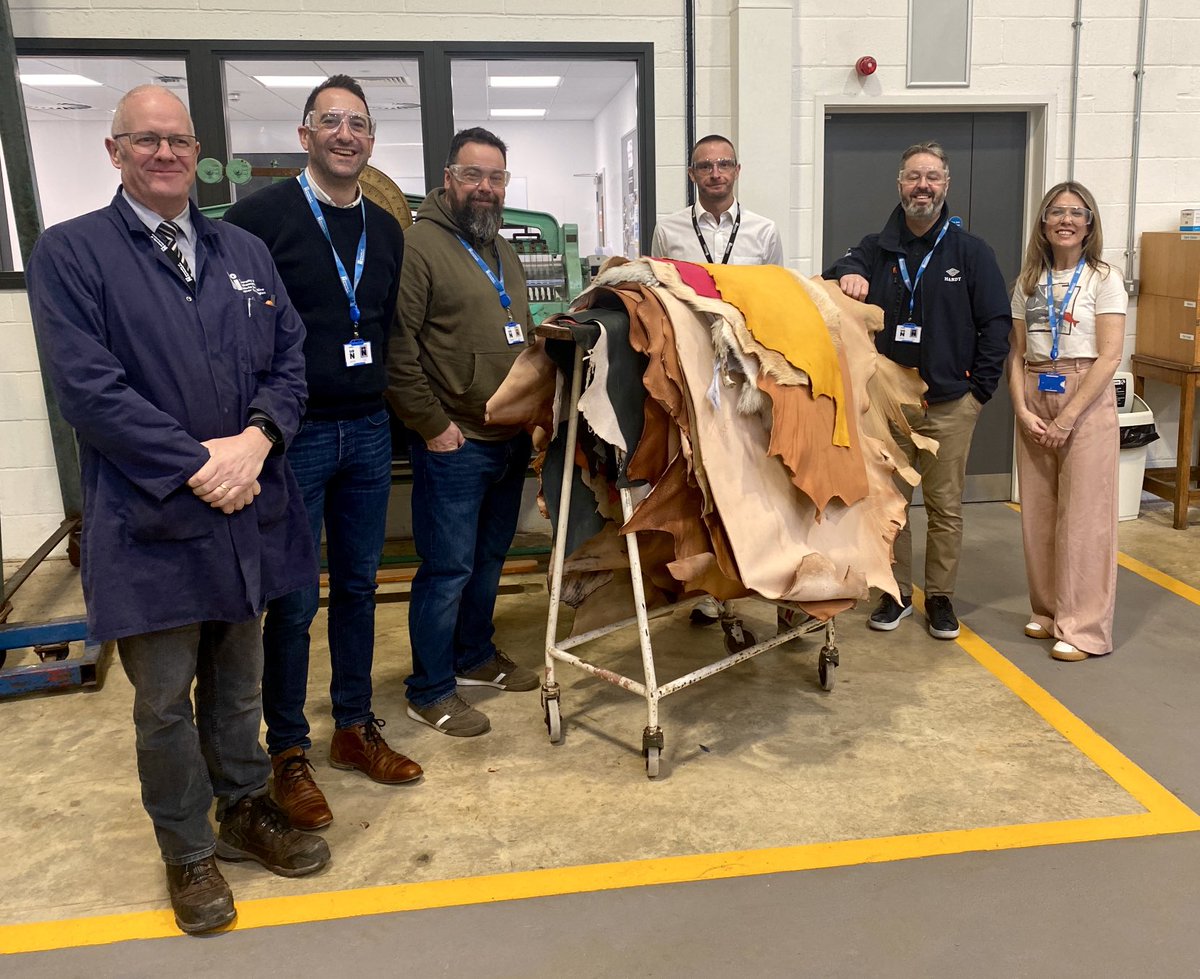 vicki_dean1's tweet image. Great day yesterday showing ⁦⁦@HardyLtdUK⁩ around ⁦@ICLTLeather⁩ &amp;amp; ⁦@FashionUoN⁩, discussing collaboration &amp;amp; knowledge exchange #leather #industrycollaboration #knowledgeexchange #ukindustry