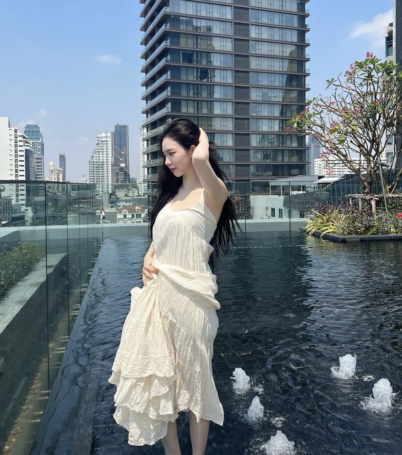 พี่ซิลกี้ระวังๆน้า เดี๋ยวชุดเปียกน้ำนะคะ