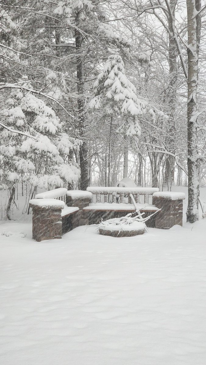 pclusman's tweet photo. So, woke up to this, this morning.
#Wisconsin #Spring #SpringinWisconsin https://t.co/Wp4k3nnIuN