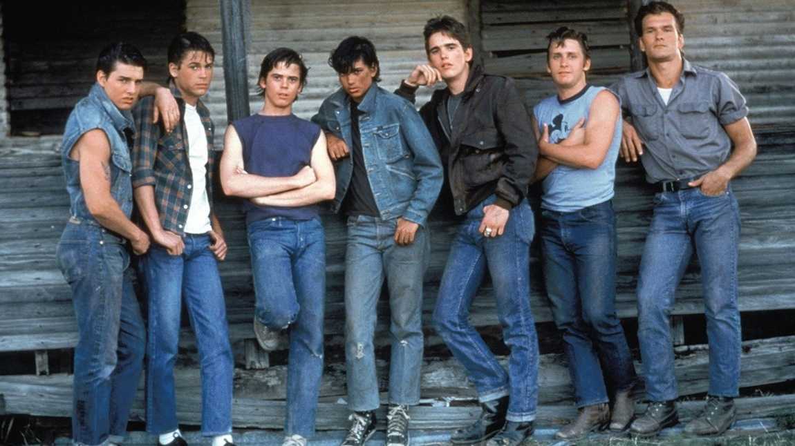 landofthe80s's tweet photo. "The Outsiders", directed by Francis Ford Coppola debuted in theatres today back in 1983. The film featured many future Hollywood heavyweights incl. Dillon, Swayze, Macchio, Cruise, Estevez and more! #80s #80smovies #1980s https://t.co/EVELYo7KtL