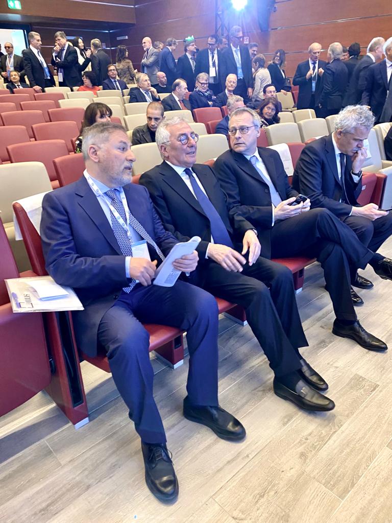 Digitalizzazione, internazionalizzazione e sostenibilità al centro della Conferenza nazionale delle Camere di Commercio. ao.camcom.it/it/notizie/dig… <a href="/unioncamere/">Unioncamere</a>  #ConferenzaCDC2023