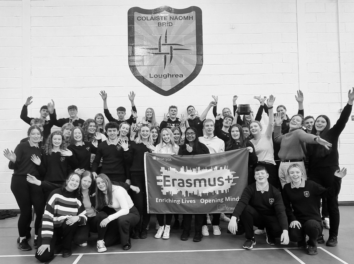GerLyons6's tweet photo. A memorable week of @EUErasmusPlus Exchange comes to a close with Sports &amp; Irish Trad Session 🎶 filled Friday, before a great evening at The Driving Range &amp; Games Room. Safe Travels to our 🇩🇪 friends &amp; see you all in three weeks! 🇮🇪 🇪🇺 🇩🇪 @GRETBOfficial @stbrigids_LR https://t.co/OKyCpPVnSd