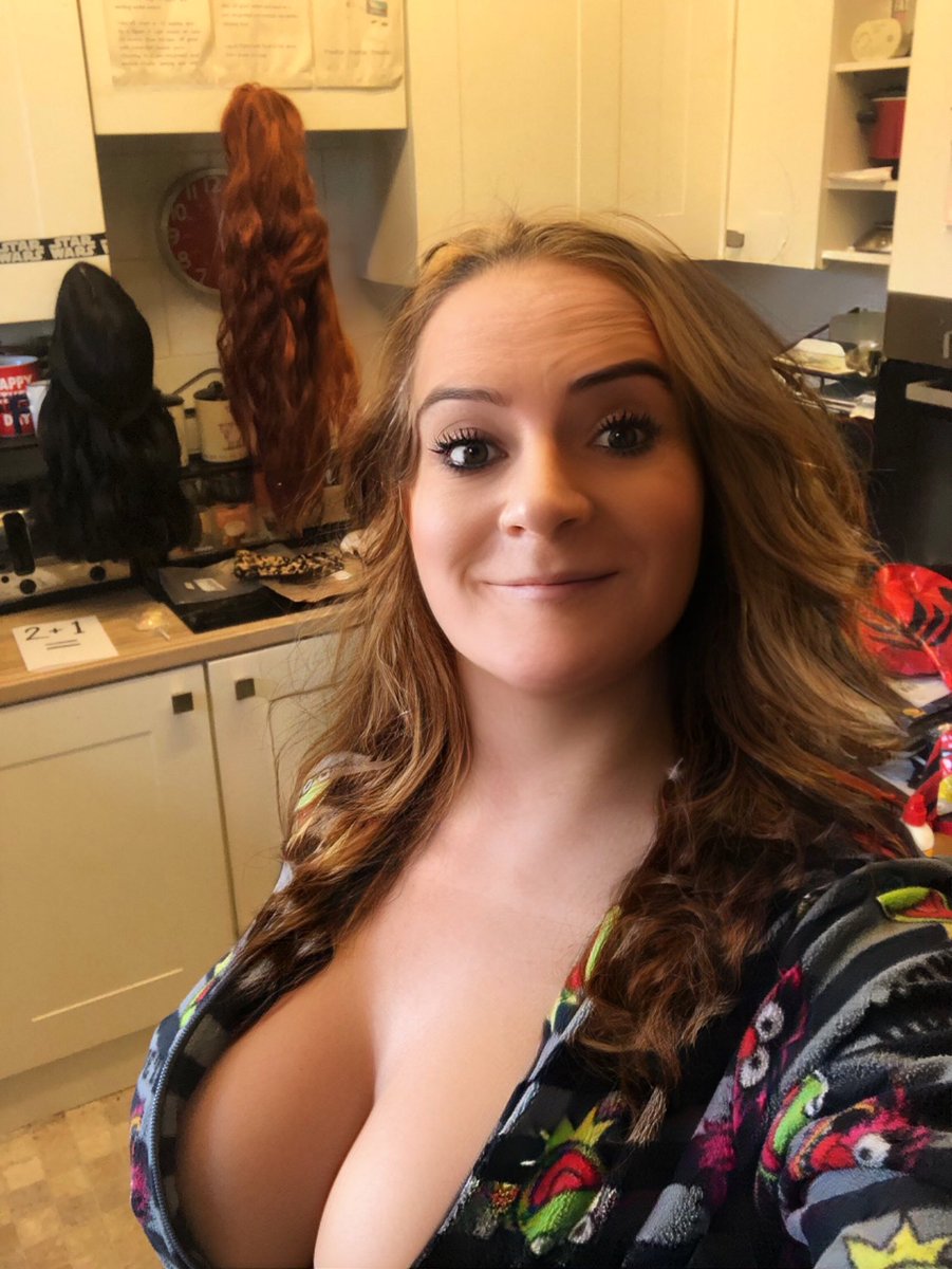 Gloria😘 On Twitter Does My Tits Look Too Big In This 🤣swindonswingers 